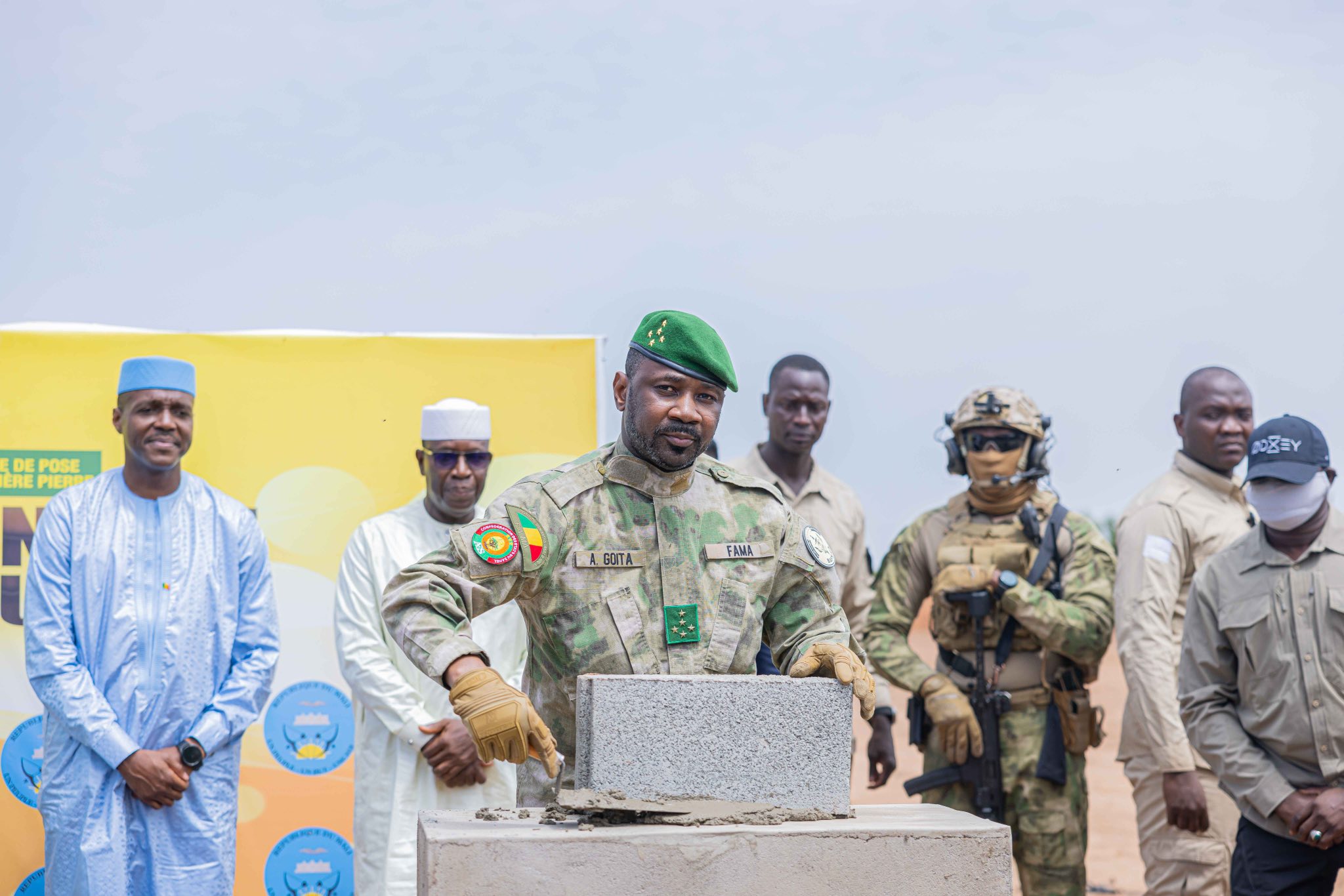 En images, le lancement des travaux de construction de la raffinerie d’or du Mali, par le Président de la Transition, Son Excellence le Général d’Armée Assimi GOÏTA.